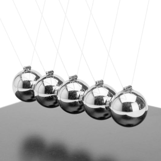 Giant Newtons Cradle