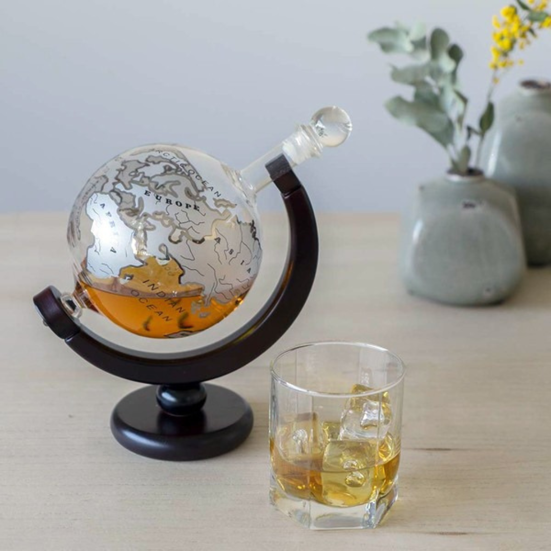 Whiskey decanter Globe glass/wood - 800ml